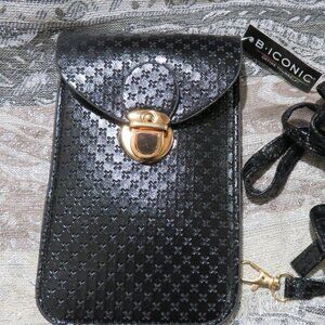BOGO  B. ICONIC CROSSBODY SATCHEL CLUTCH IPHONE SIZE CARRIER WALLET NWT